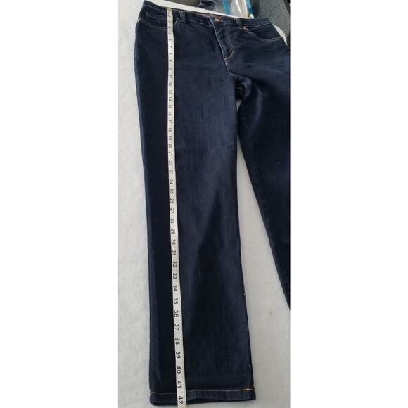 Gloria Vanderbilt Amanda Jeans, Size 12 Missy, Average Dark Blue - Picture 10 of 12